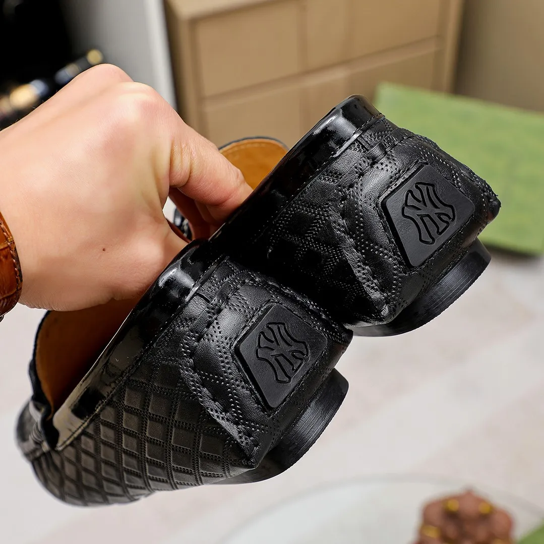 Men's shoes💰360💰🕷🕷️【 GUCCI 】Gucci's best-selling trendy men's casual slip-on shoes 🇨🇳Official website original 1:1 mold 💯Original quality, fine workmanship ☘Fashionable and versatile, perfect shape, comfortable on the feet 🍓Trendy men's recommended model, imported cowhide on the top layer 🎋High-quality pigskin lining, rubber wear-resistant and non-slip outsole, high-end atmosphere, worth owning 🍉Optional 38-44